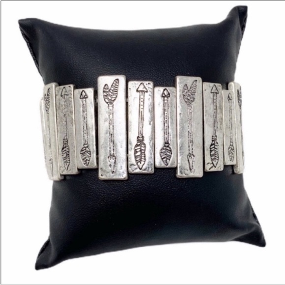 Etched Arrows stretch wide bracelet NEW - Picture 2 of 7